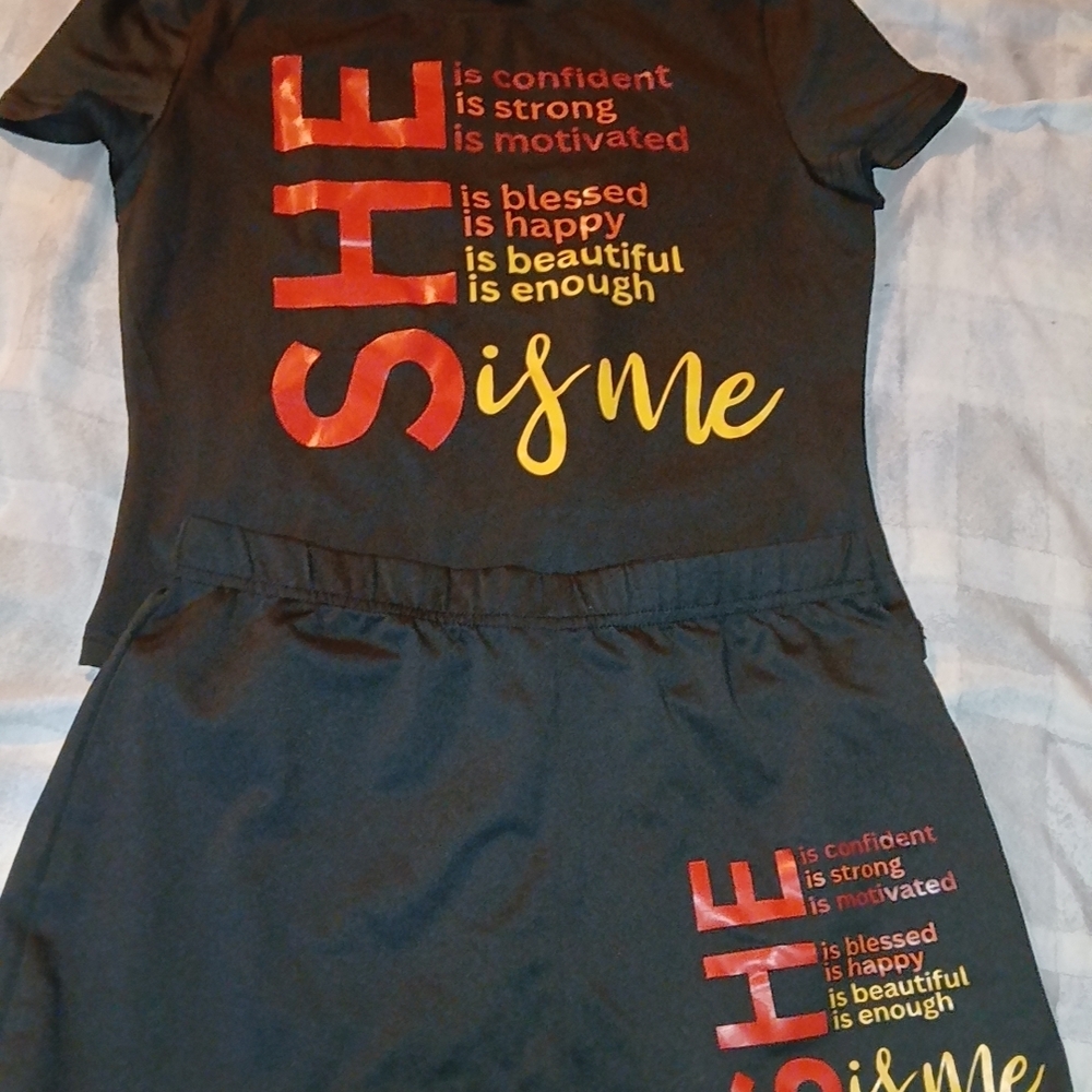 SHE Graphic Lounge Set